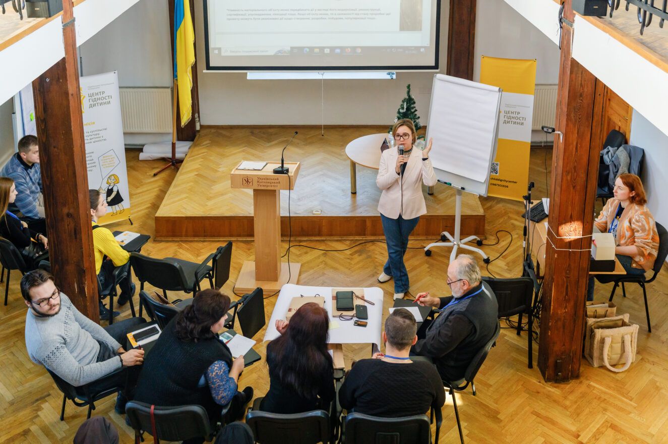 Другий день майстерні, яка відбулася в межах проєкту «Церква дружня до дитини» - фото 105953