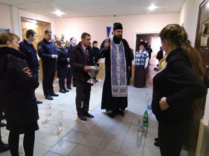 Єпископ Костянтинівський Паїсій (Шинкарьов) відомий тим, що освячував відділок міліції 'ДНР' та брав участь в інших заходах окупантів - фото 106564