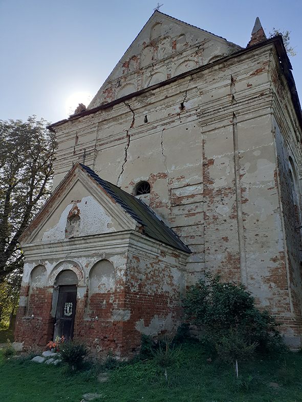 Костел у Брухналі, де були охрещені усі сини Софії та Івана Шептицьких. Damnatio memoriae - фото 107655