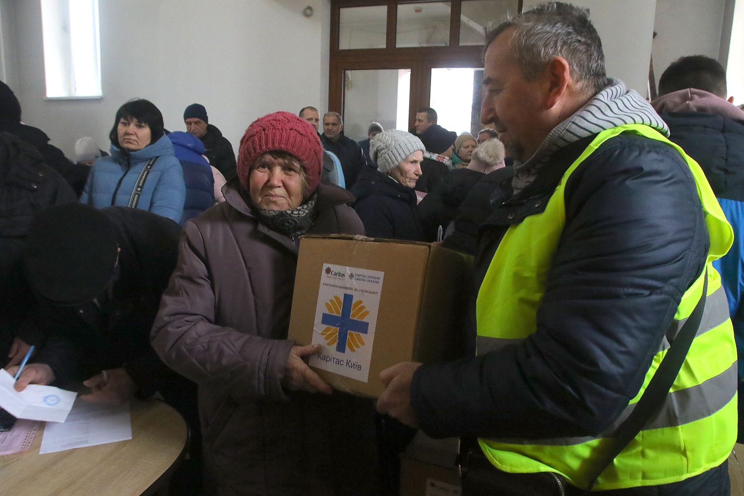 «Я тут, щоб засвідчити нашу підтримку», — Президент Карітасу Європи монсеньйор Міхаель Ландау в Україні - фото 107813