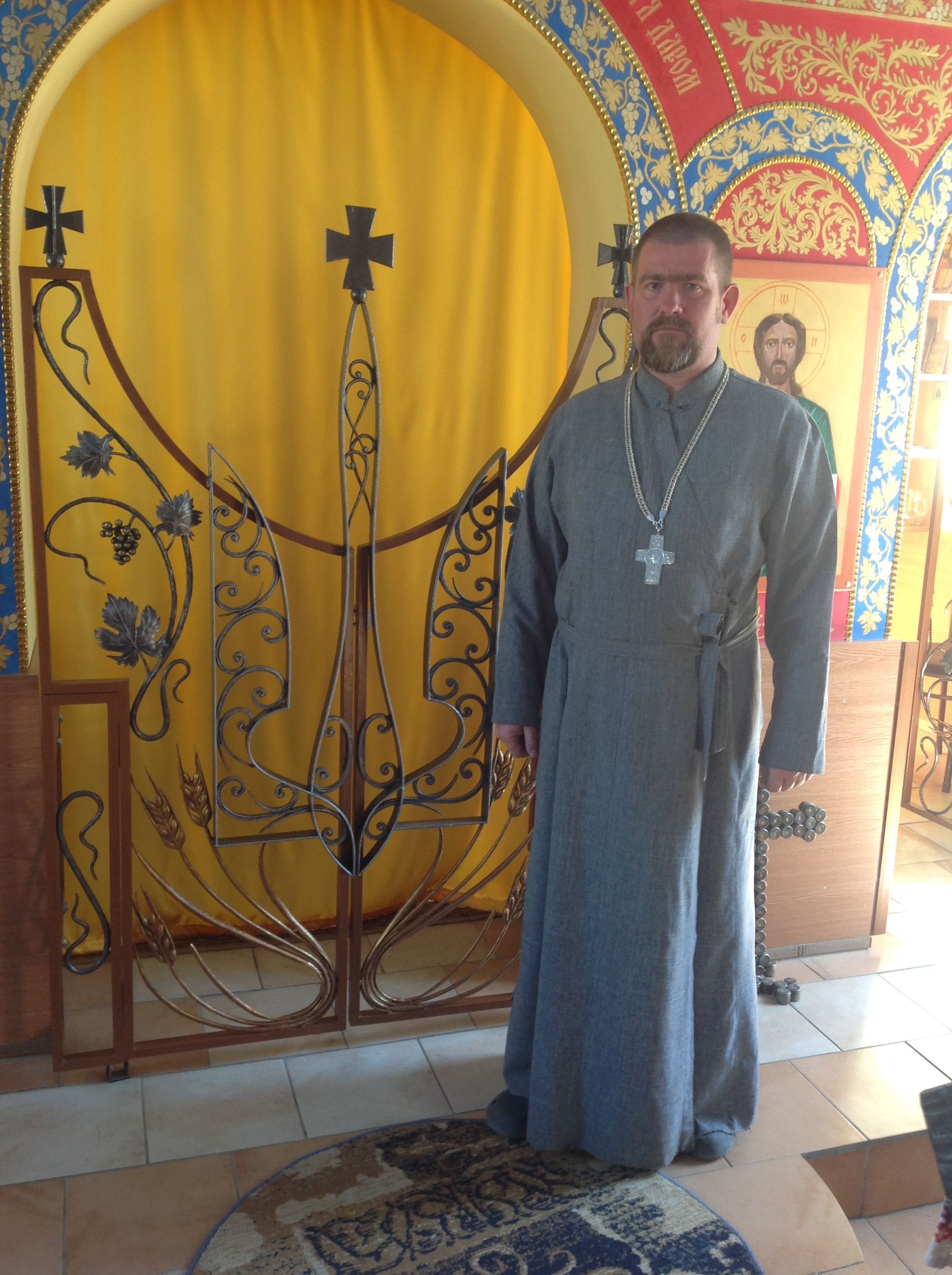 Отець Олександр (Філіппов) у своєму храмі на Поскоті (м. Одеса, 28.04.2018, фото автора) - фото 108549
