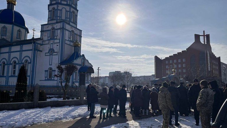 Перейдеш у ПЦУ - втечу до родини в Росію, - дружина поставила ультиматум чоловіку-священику - фото 108785