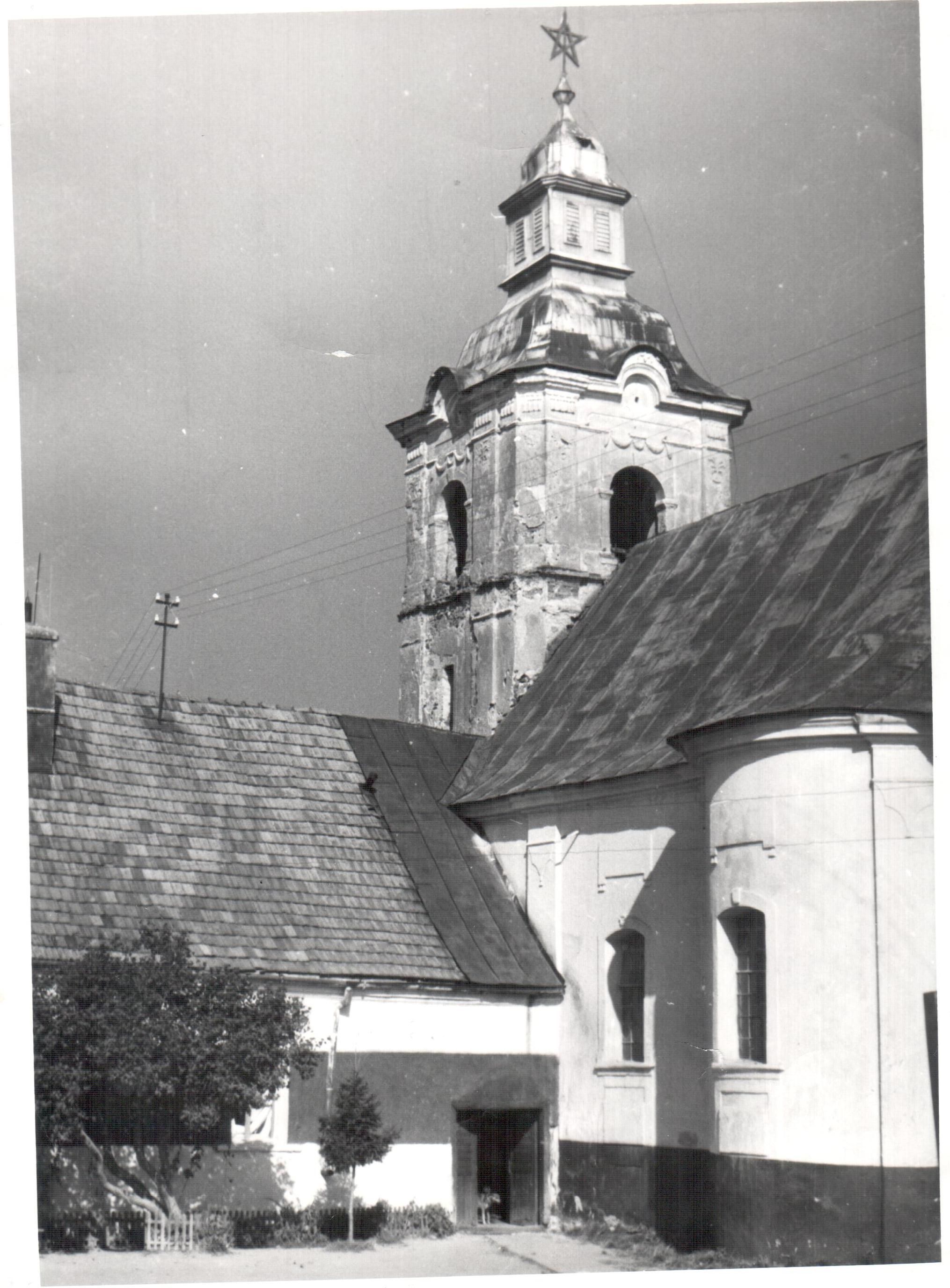 Двір Імстичівського монастиря в радянський період. - фото 109657