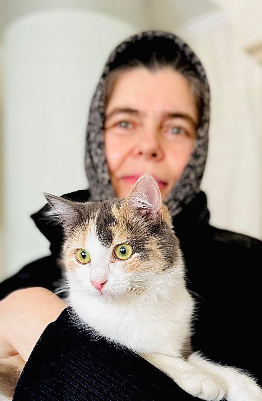Настоятелька жіночого монастиря в Одесі привітала з Днем кота - фото 109775