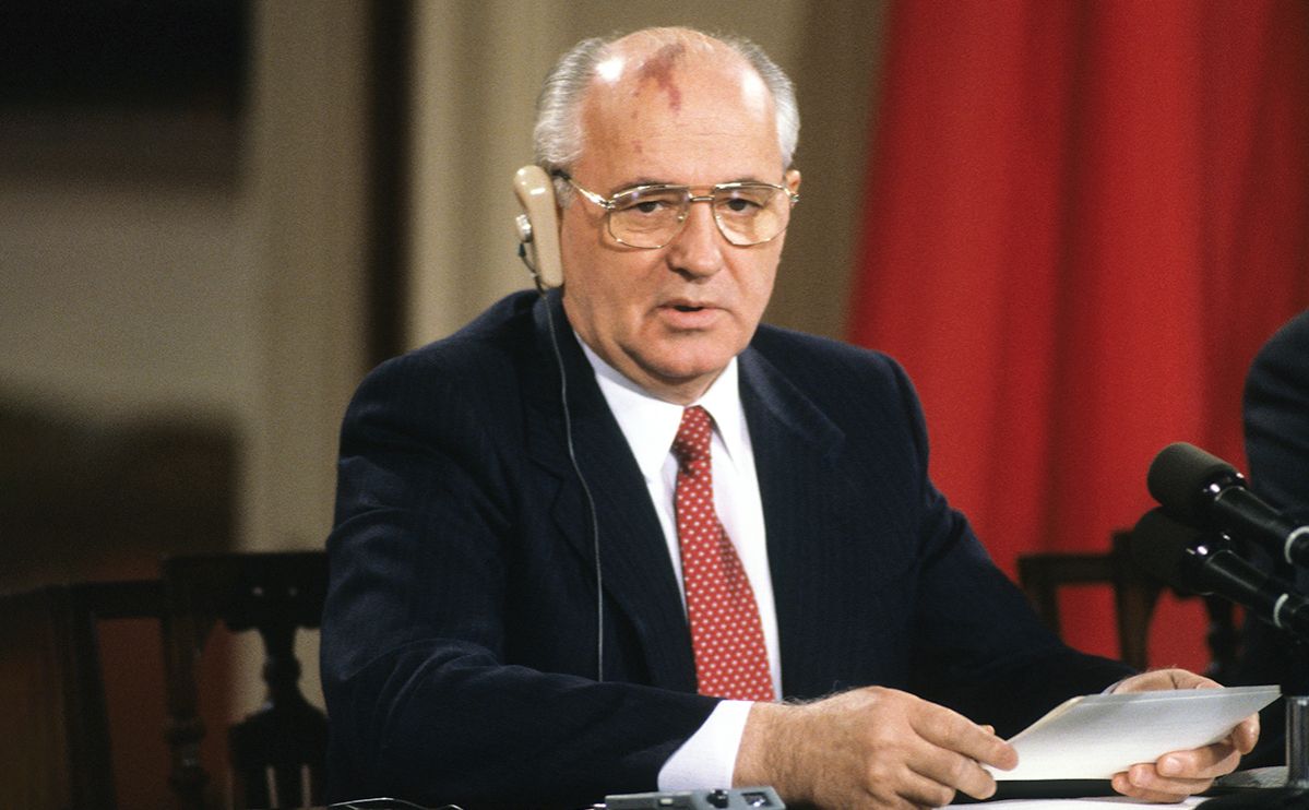 Генсек ЦК КПРС Горбачов був далекий від релігійних питань, але розумівся на ролі релігії в політиці - фото 110456