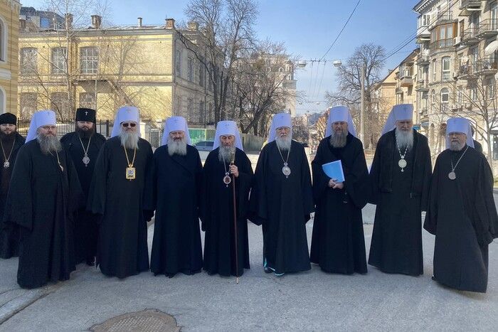 Члени Священного Синоду УПЦ МП прийшли до Зеленського на Банкову - фото 110721