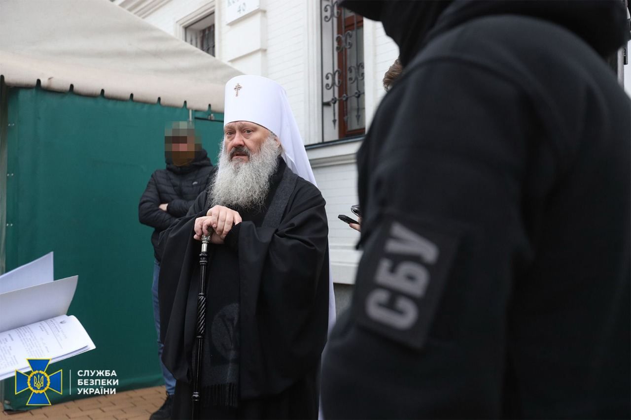 Metropolitan Pavlo, the abbot of the Kyiv-Pechersk Lavra, was served a summons on suspicion of inciting religious enmity. 1 April 2023 - фото 111640
