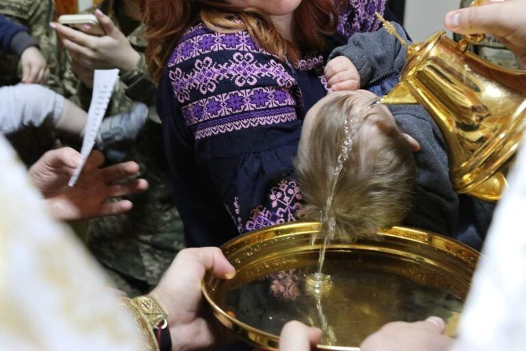 У Львові майбутні офіцери стали хрещеними батьками для 16 сиріт з Луганщини - фото 112369