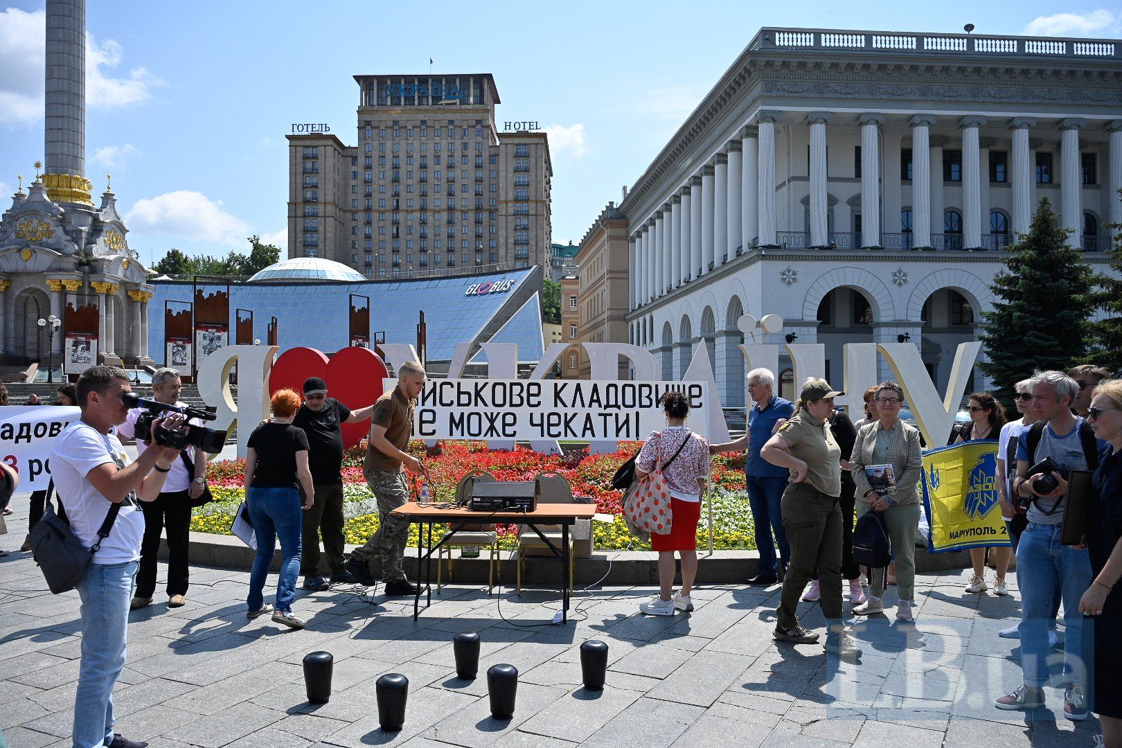 Де Національне військове кладовище? У Києві родини загиблих Героїв провели мітинг - фото 116931