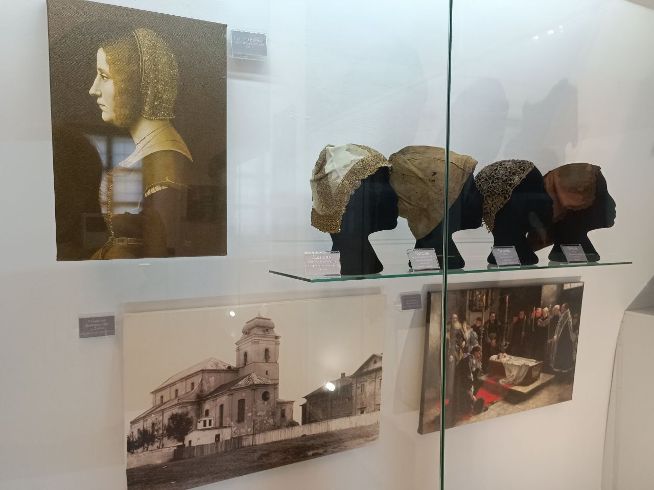 На Рівненщині відкрили тематичну експозицію 'Археологія дубенських монастирів' - фото 117372