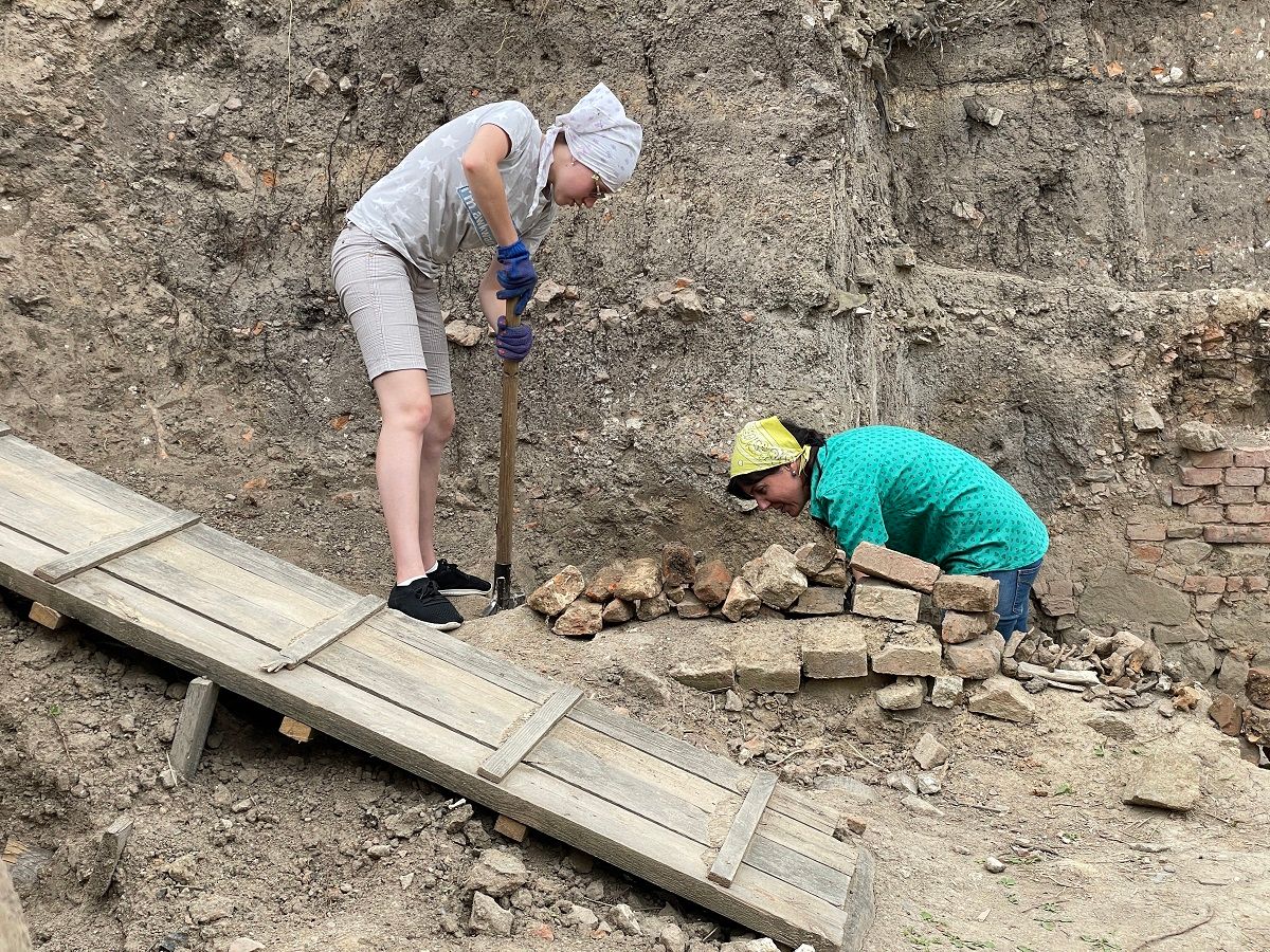 Археологічні розкопки біля Спасо-Преображенського собору у Вінниці дали перші результати - фото 117641