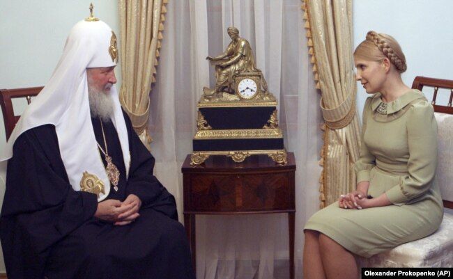 Yulia Tymoshenko, as Prime Minister, visited Patriarch Kirill at his residence in Moscow. - фото 118433