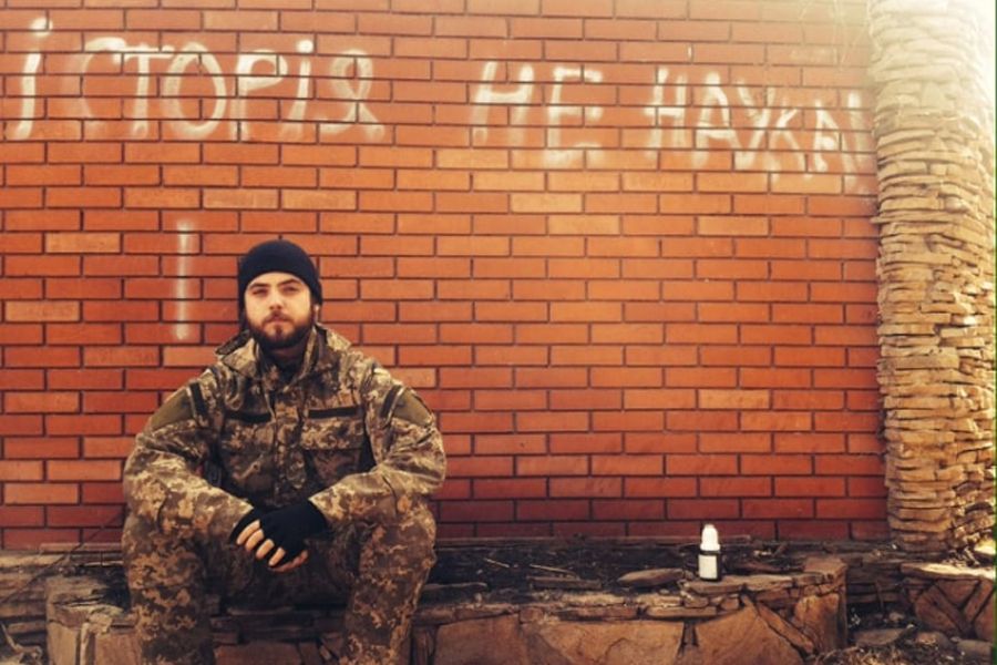 В Україні воює друга армія світу, і вона носить синьо-жовтий прапор на шевронах, – історик, військовослужбовець, аспірант УКУ Максим Осадчук - фото 119041