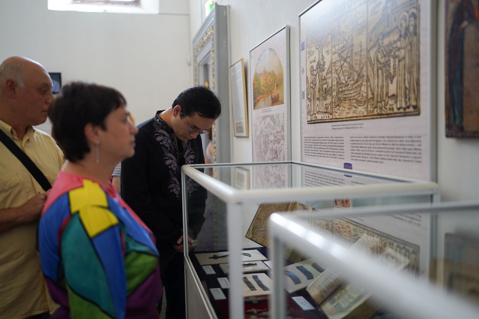 У Києво-Печерській лаврі діє виставка з нагоди 950-річчя закладення Успенського собору - фото 120143