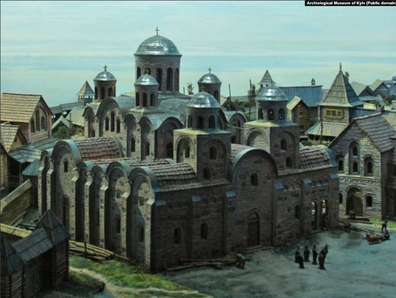 Десятинна церква в діорамі «Місто Володимирове» в Археологічному музеї Києва - фото 121653