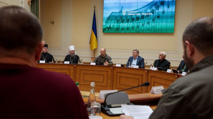 Прем’єр-міністр України обговорив з представниками Ради Церков виклики воєнного часу - фото 123323