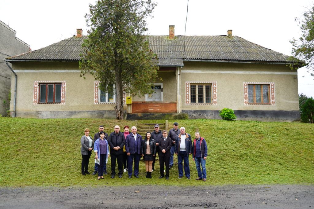 Реформатській громаді села на Закарпатті повернули будівлю колишньої школи - фото 123628