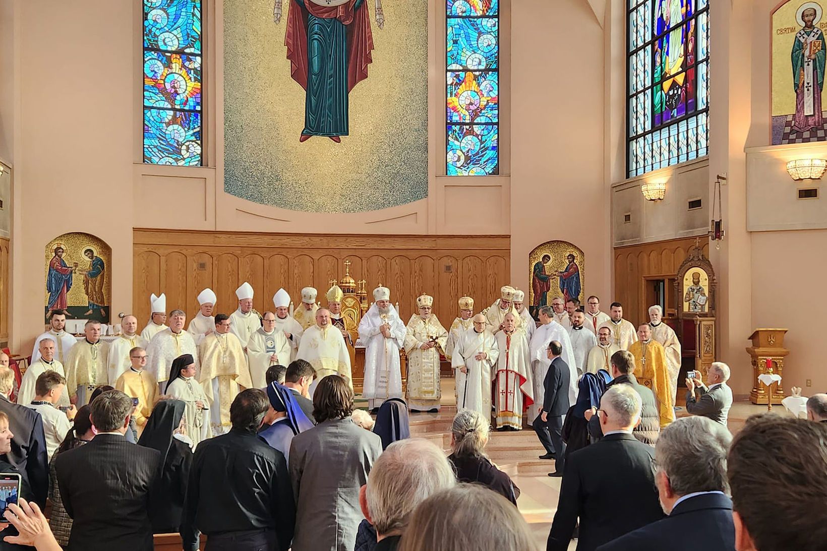 The fourth bishop of the UGCC New Westminster Eparchy enthroned in Vancouver - фото 125255