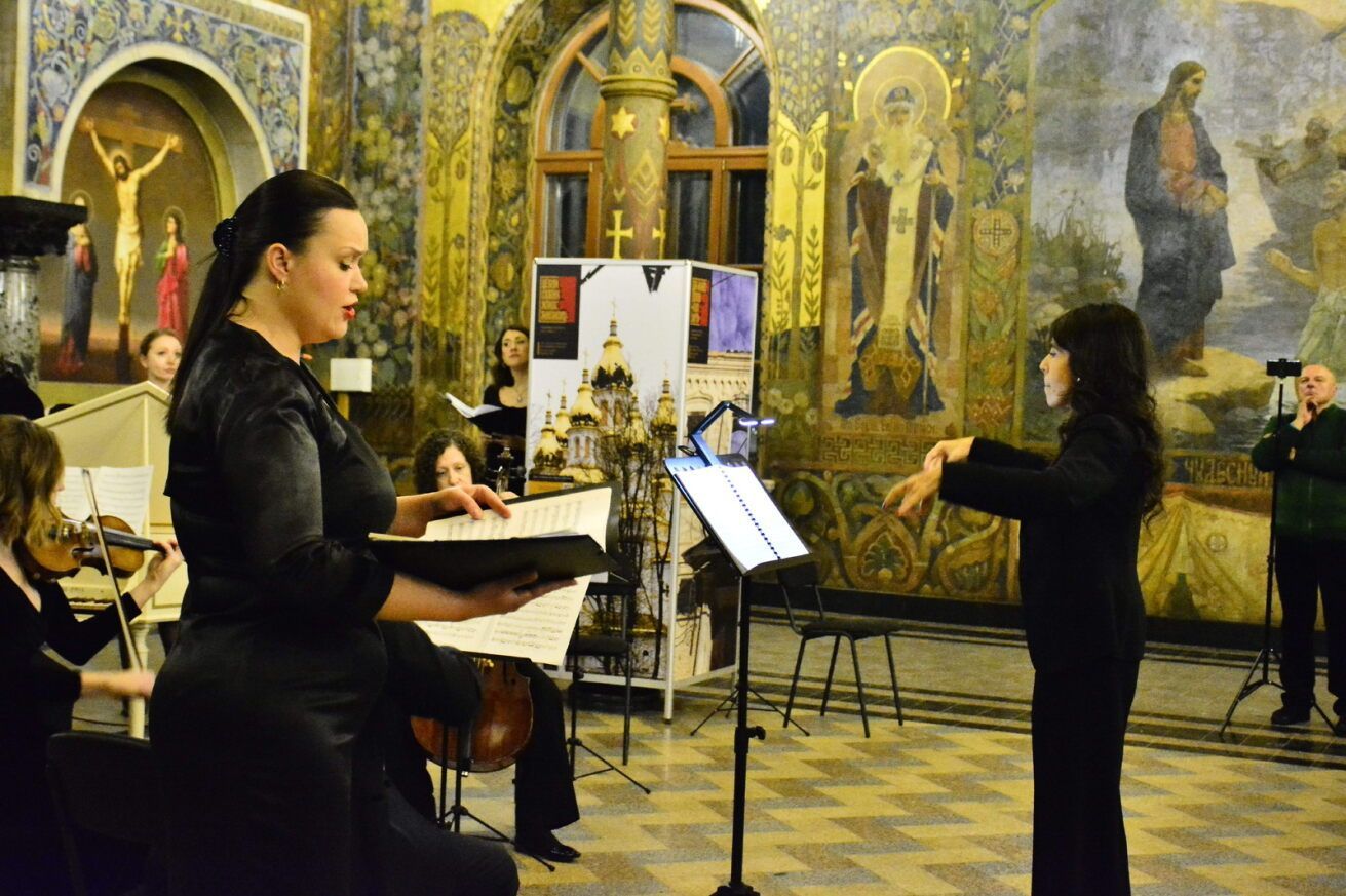 У Києво-Печерській лаврі прозвучали сакральні музичні твори італійського бароко - фото 126025