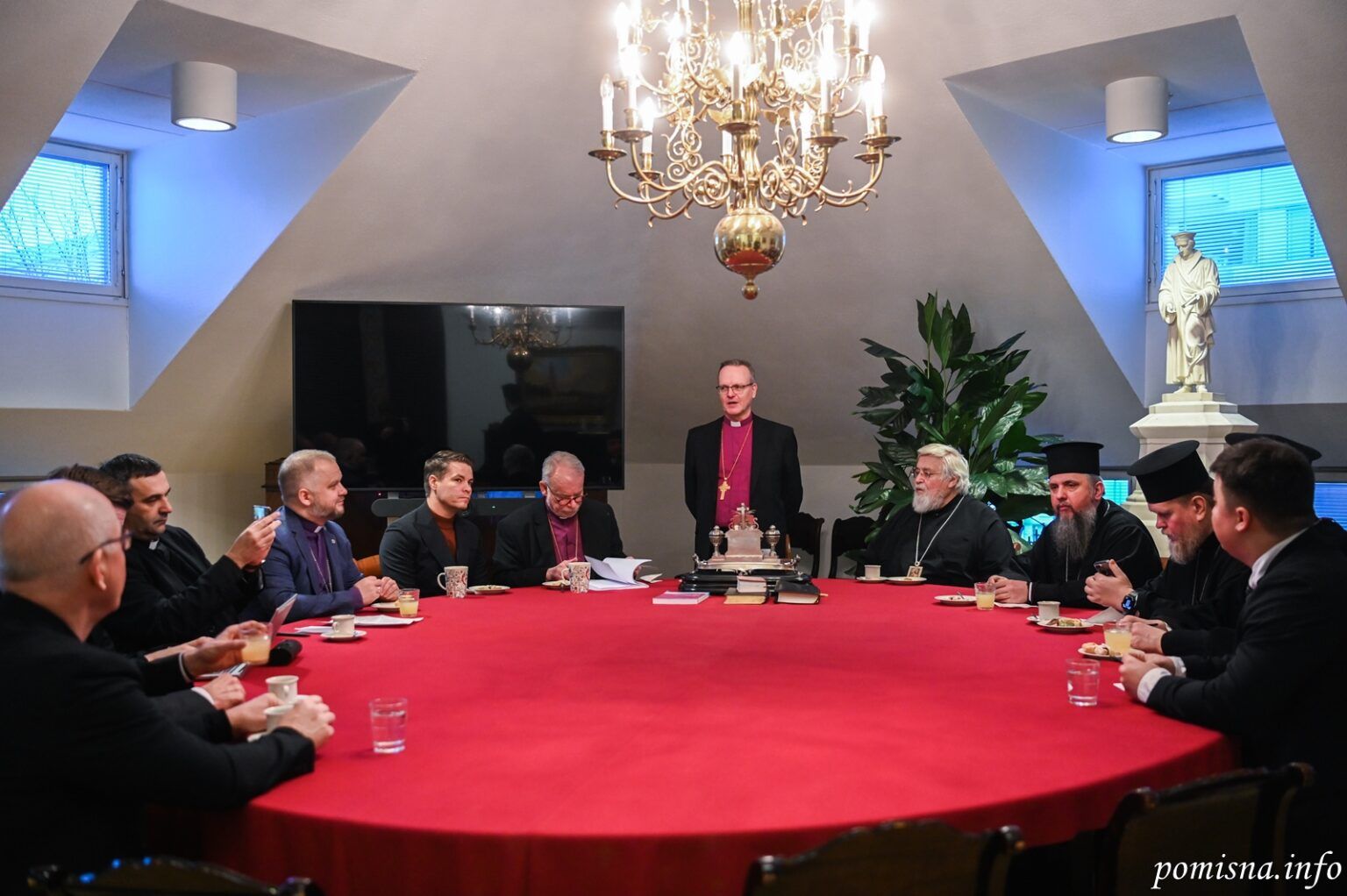 Делегація українських єрархів взяла участь у фінській традиційній церемонії проголошення миру - фото 126693