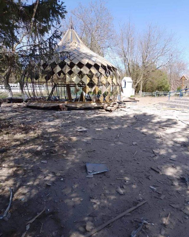 Росіяни обстріляли храм ПЦУ у Зміївці - фото 132480