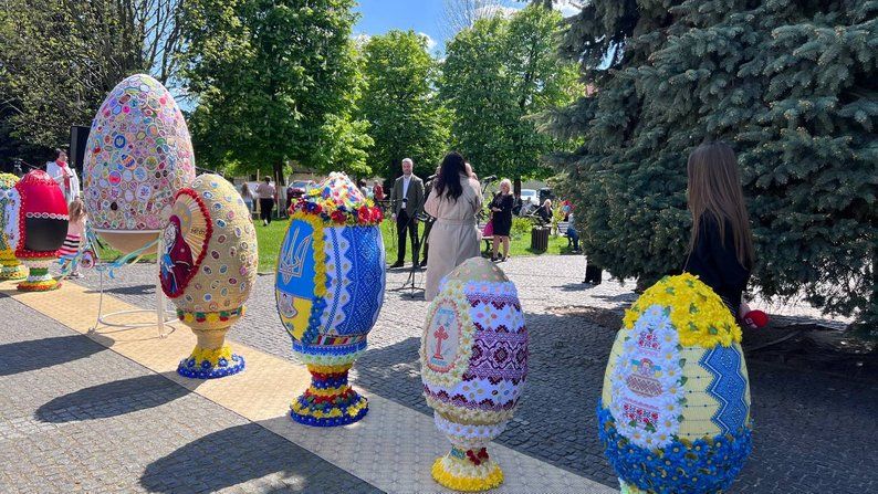 На Львівщині створили найбільшу в Україні мозаїчну писанку - фото 133493