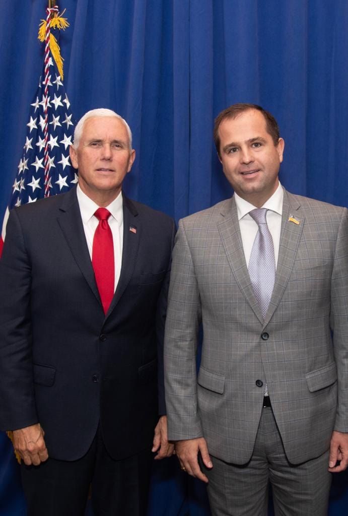 Павло Унгурян на зустрічі з віцепрезидентом США Майком Пенсом під час робочої поїздки до США, жовтень 2018. - фото 133650