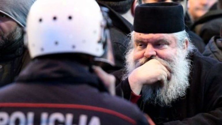 У серпні 2021 р. прихильники європейського курсу Чорногорії протестували проти інтронізації нового митрополита Сербського Патріархату - фото 134851