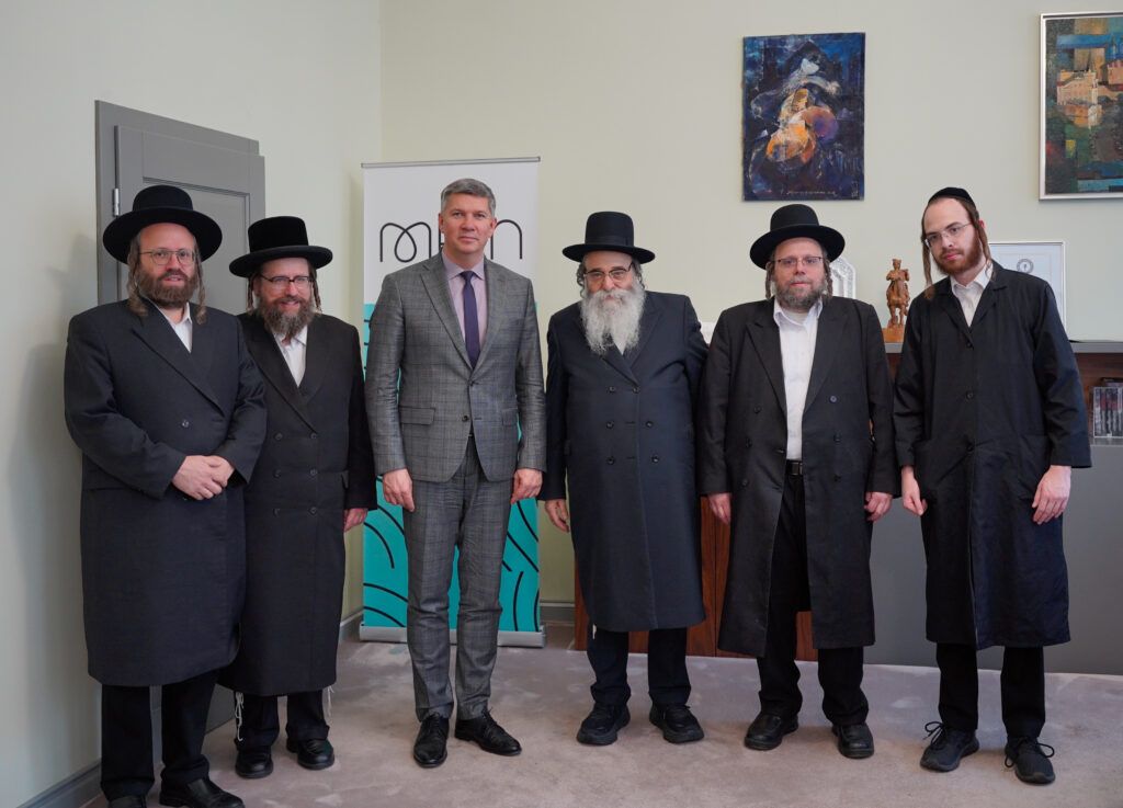 Rostyslav Karandieiev met with representatives of the U.S. Jewish community to discuss the protection of cultural heritage - фото 135981
