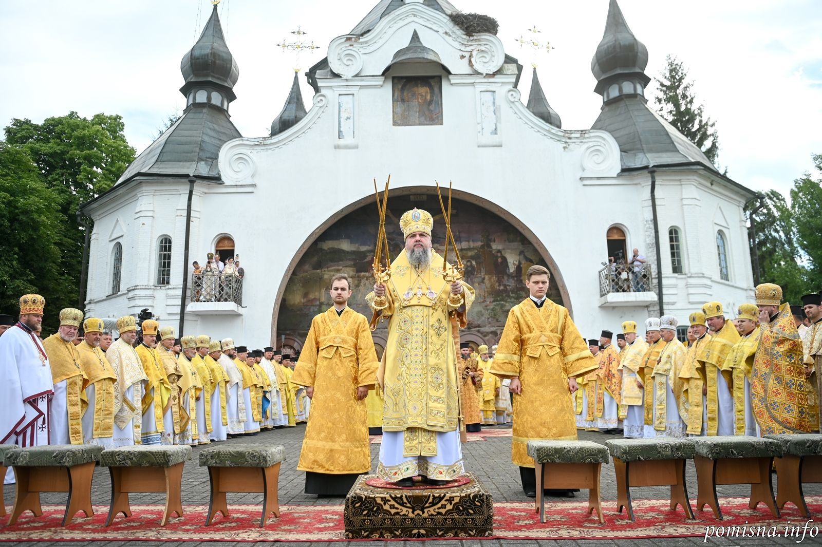 Незламний дух козацької жертовної любові до України надихає сучасних героїв-воїнів, — Митрополит Епіфаній - фото 136773