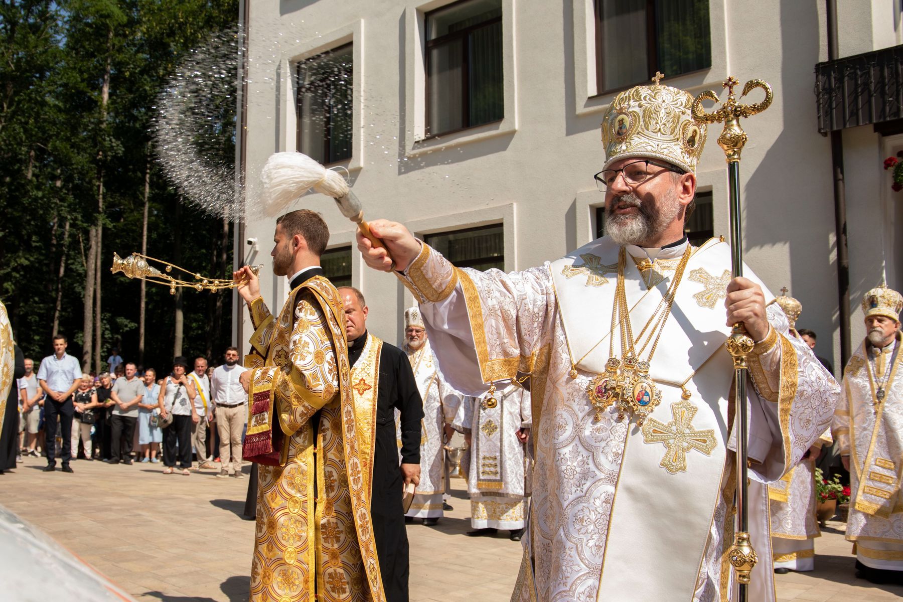 Патріарх Святослав у Зарваниці освятив чотири авто для потреб ЗСУ - фото 137073