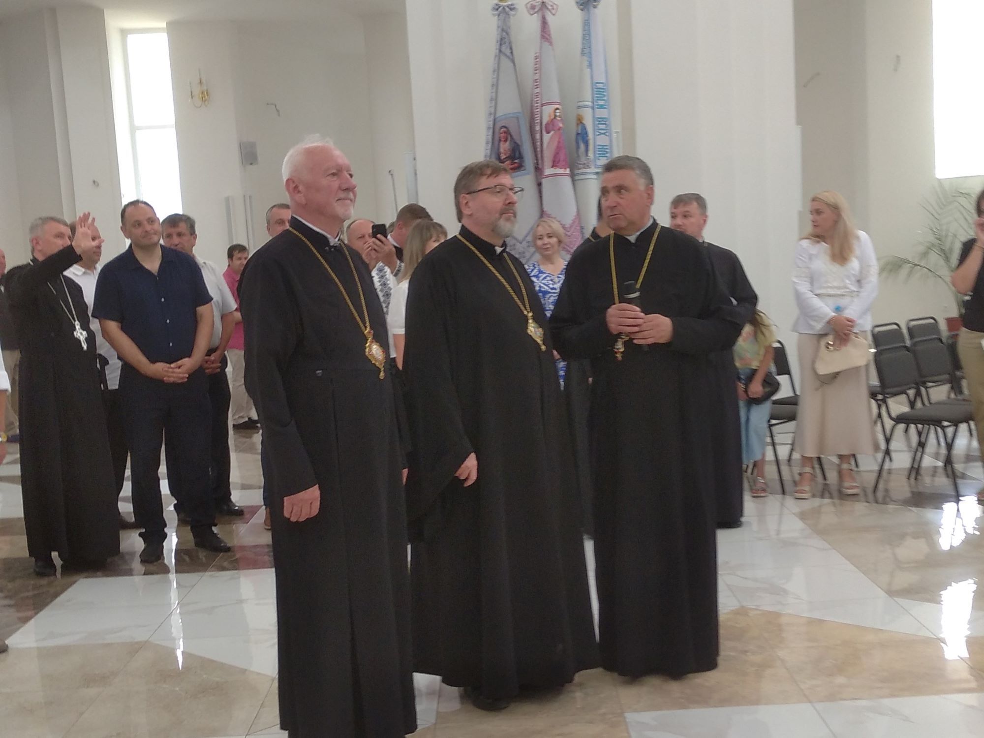 Head of UGCC in Ivano-Frankivsk visits church with innovative environmentally friendly heating system - фото 138079