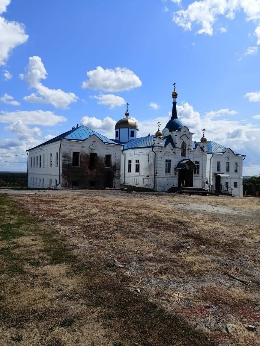 У Курській області внаслідок бойових дій постраждав чоловічий монастир - фото 138256