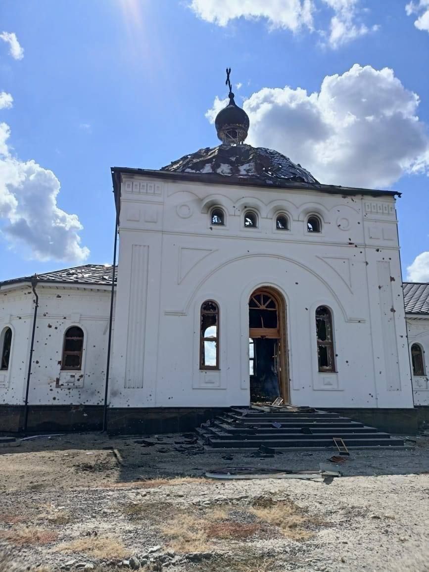 В Курской области в результате боевых действий пострадал мужской монастырь - фото 138257