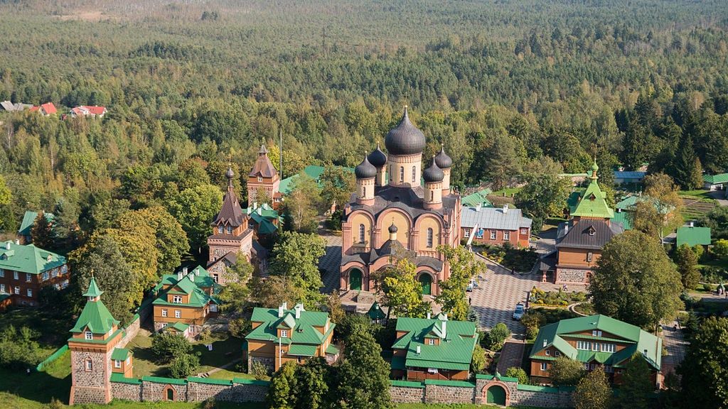 Монастир РПЦ в Естонії. З вересня має внести зміни в статут і дистанціюватися від МП. - фото 138421