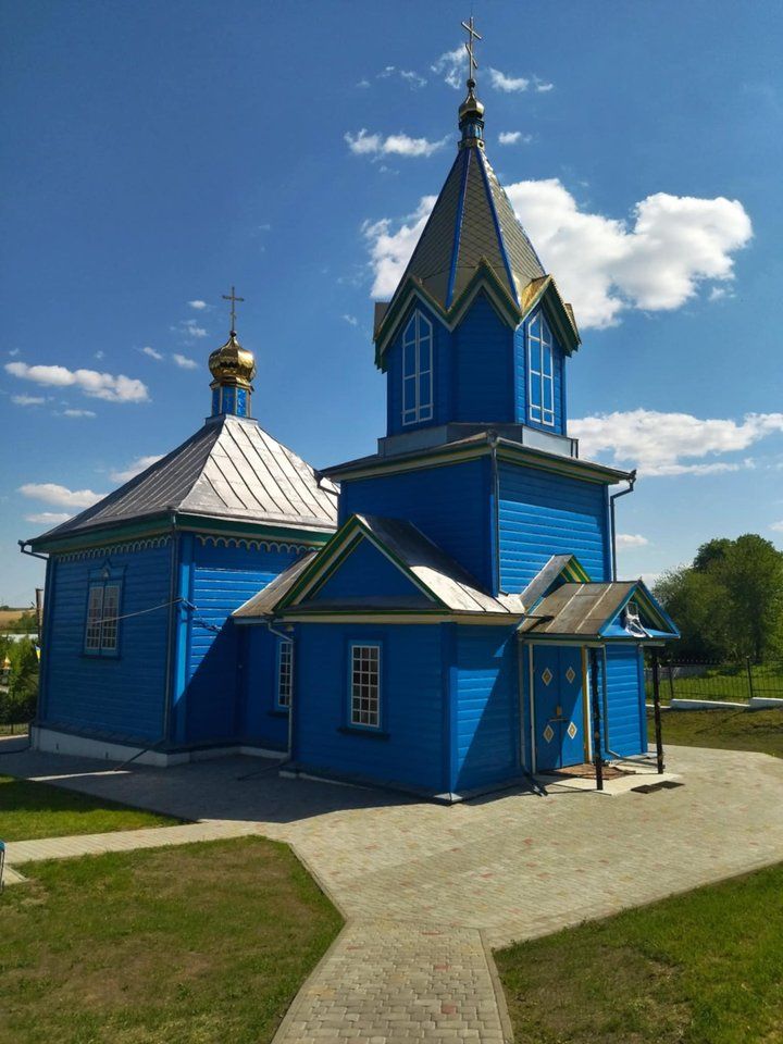 Велосипедист, який подолав тисячу кілометрів, створив фотоколекцію храмів Рівненщини - фото 138430