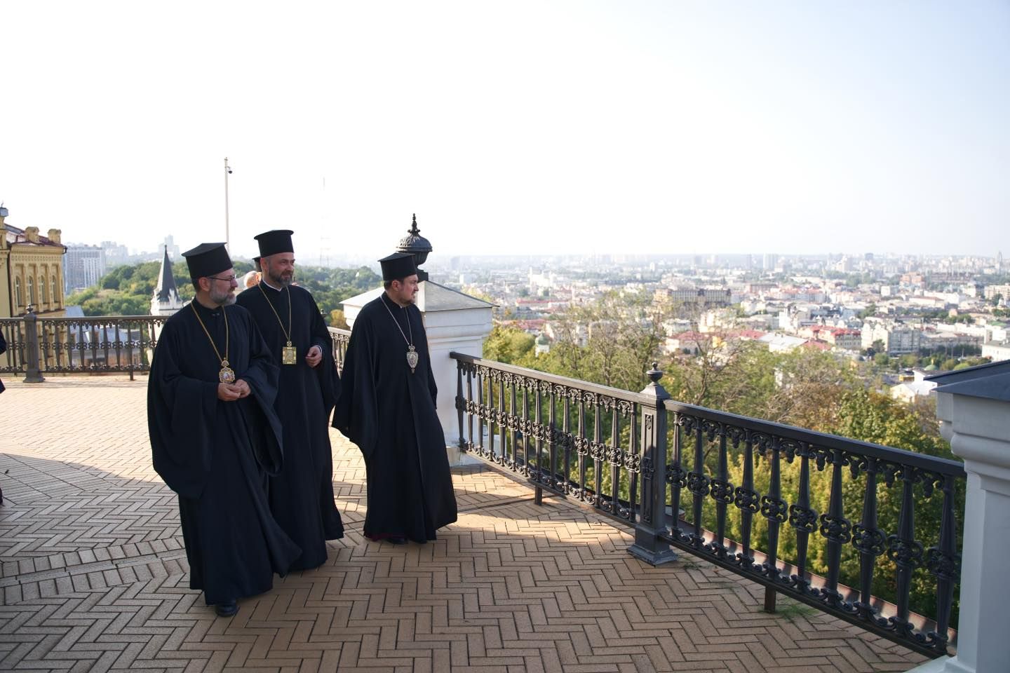 До Києва прибула делегація Вселенської Патріархії - фото 138810