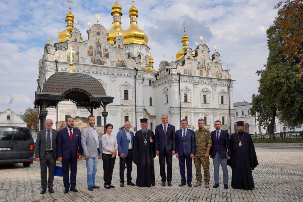 The President of Lithuania visited Kyiv-Pechersk Lavra - фото 139938