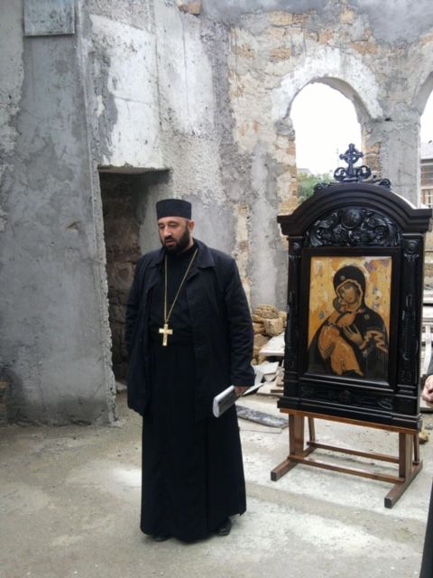 Священник УГКЦ Богдан Костецький під час служіння   - фото 140268