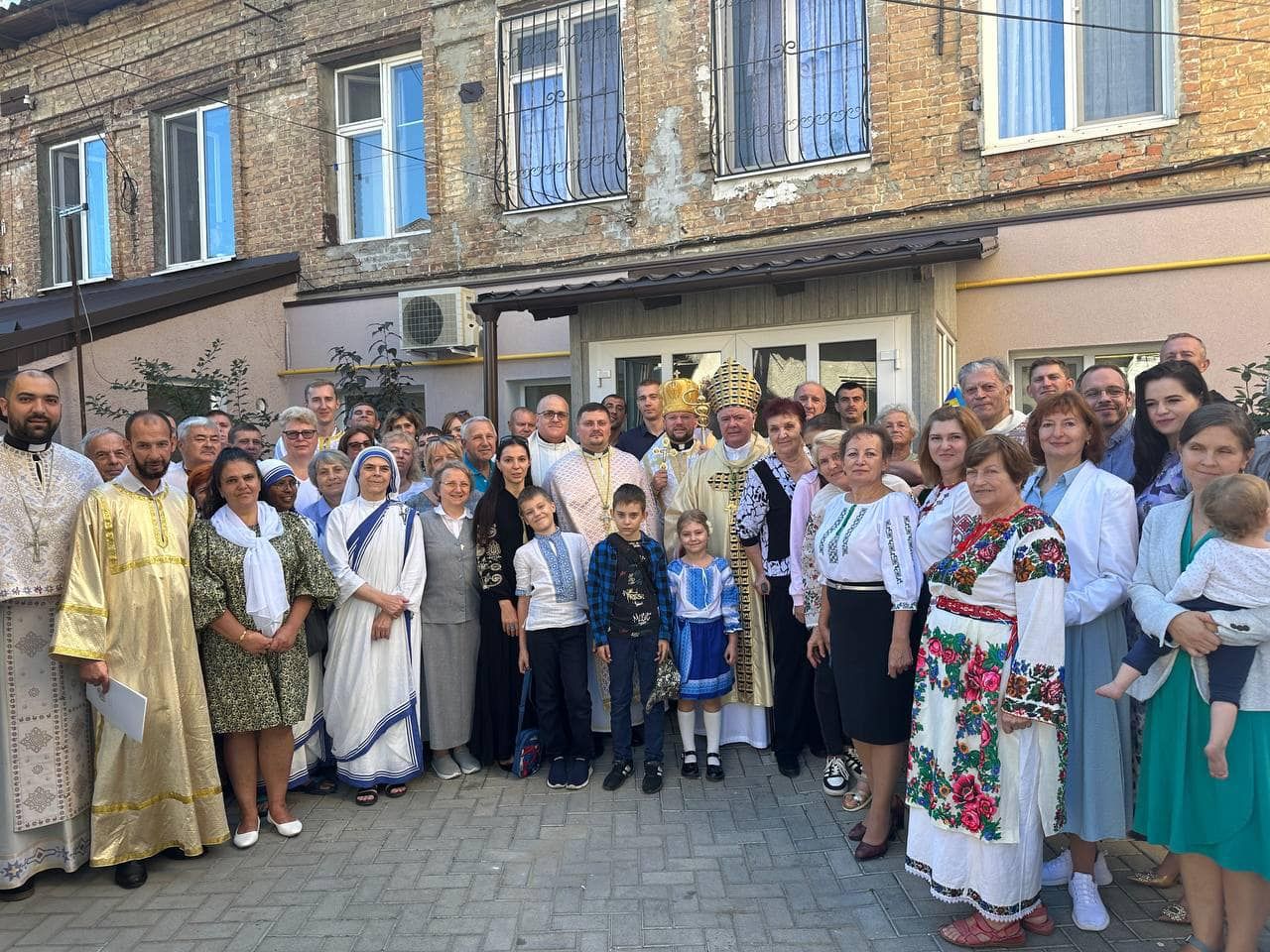 Владика УГКЦ Степан Сус освятив каплицю у Кишиневі - фото 140728