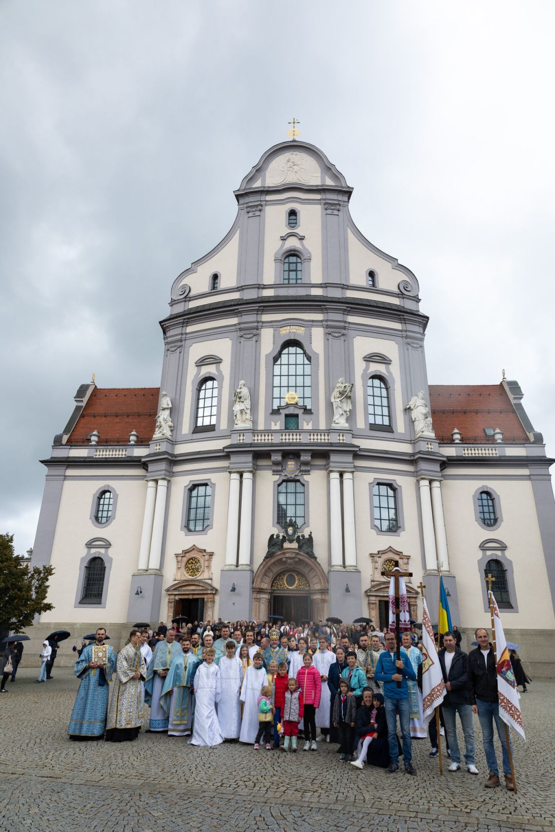 Ukrainians prayed for peace in Ukraine during the pilgrimage in Germany - фото 140993