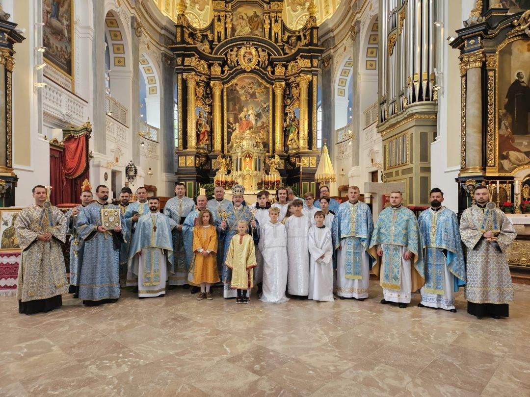 Ukrainians prayed for peace in Ukraine during the pilgrimage in Germany - фото 140995