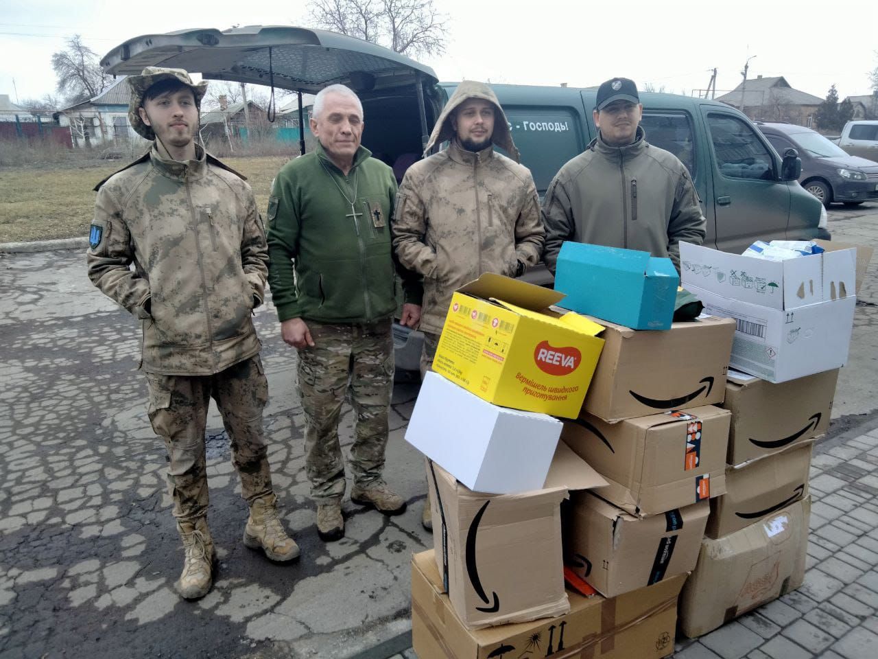 Капелан Володимир Овсієнко: 'Найчастіше бійці просять, щоб ми молилися за їхніх рідних. Ну, і щоб повернутися додому' - фото 141384