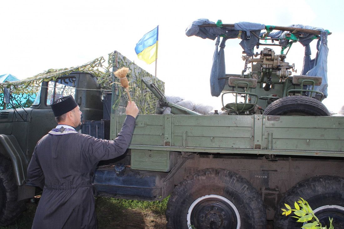 Відверте інтерв’ю зі священиком - капеланом із Сторожинця Іваном Гопко, який їздить до захисників з 2014 року: «Основній масі людей у тилу наплювати на фронт. Їм ніби немає війни» - фото 142067