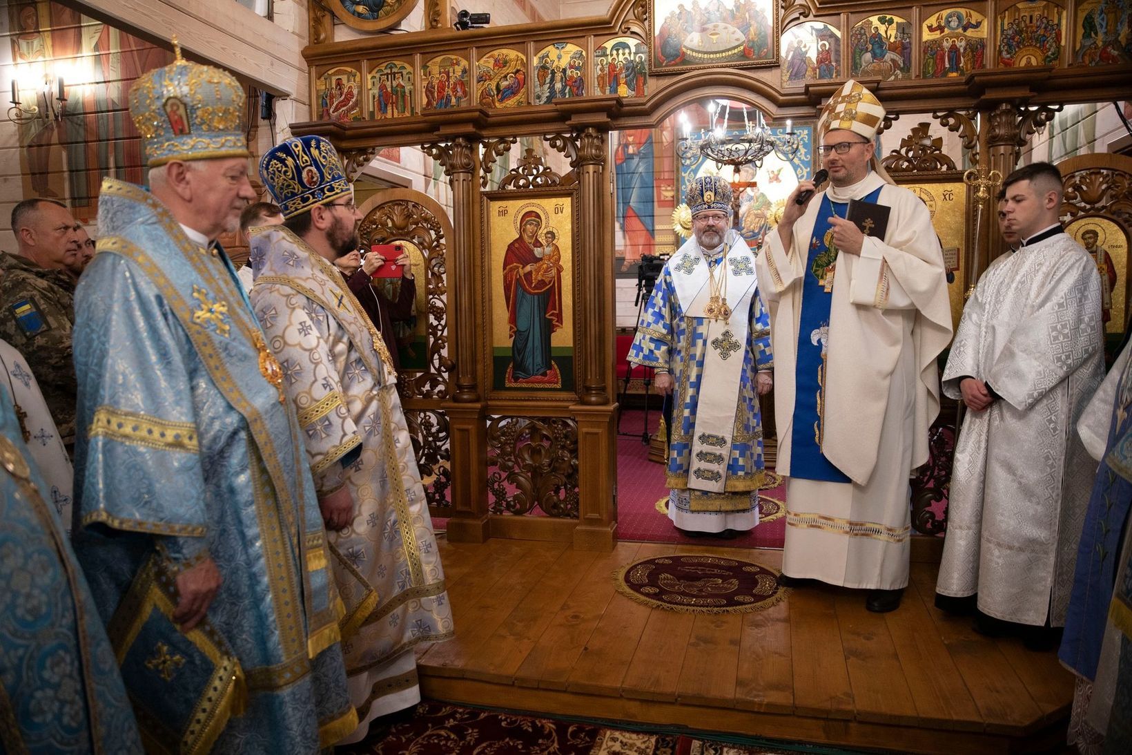 У Запоріжжі відбулася інтронізація нового Донецького екзарха УГКЦ - фото 143445