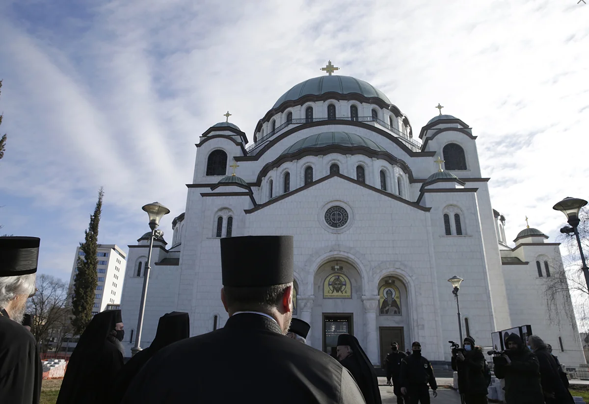 Епископы прибывают на литургию в храм Святого Саввы в преддверии заседания Священного Синода в Белграде, Сербия, 18 февраля 2020.  - фото 143604