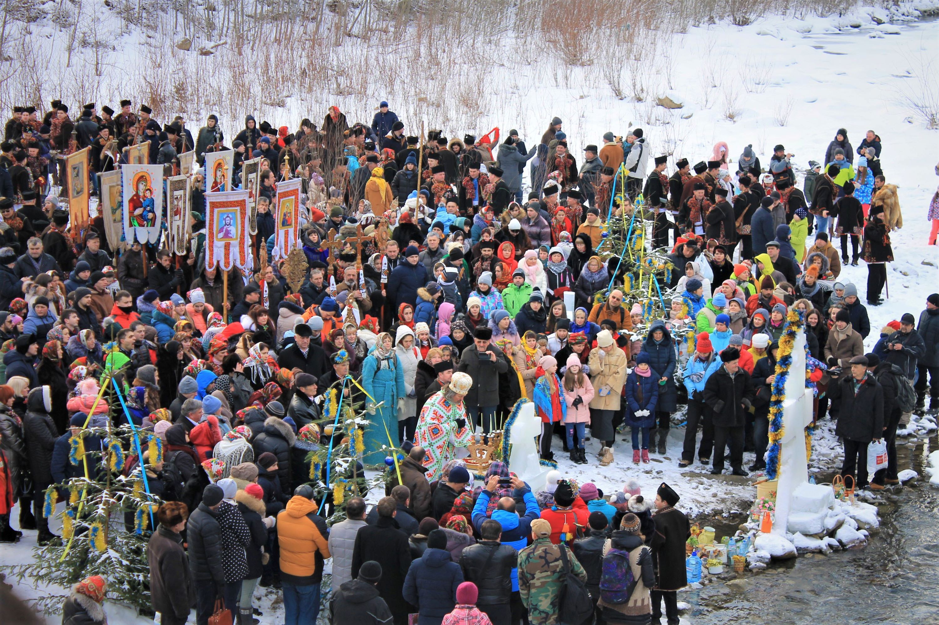 Цьогорічне освячення води на Водохреща у Криворівні. - 145003 Цьогорічне освячення води на Водохреща у Криворівні. - фото 145003