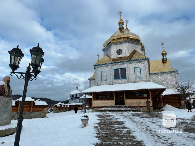 Найстарішій церкві святих Петра і Павла в Космачі 120 років - фото 145213