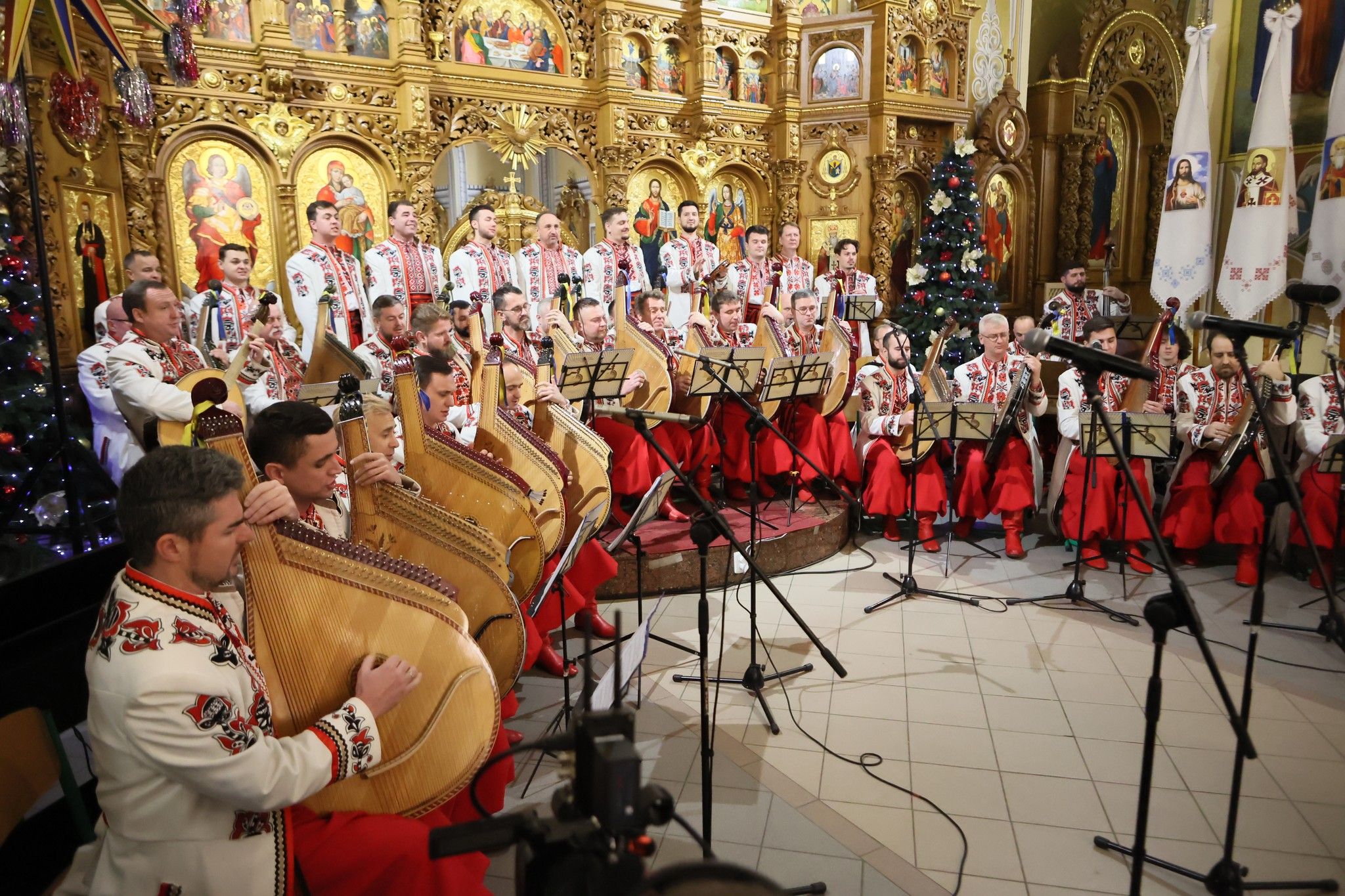 В Івано-Франківську відбувся ХVI Міжнародний фестиваль «Коляда на Майзлях» - фото 145361