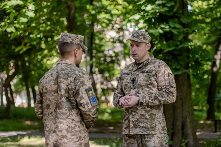 Чотири кроки до спільноти. Історія військового капелана, отця Андрія Хомишина - фото 146186